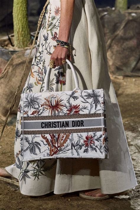 tote bag like dior|christian Dior book tote 2021.